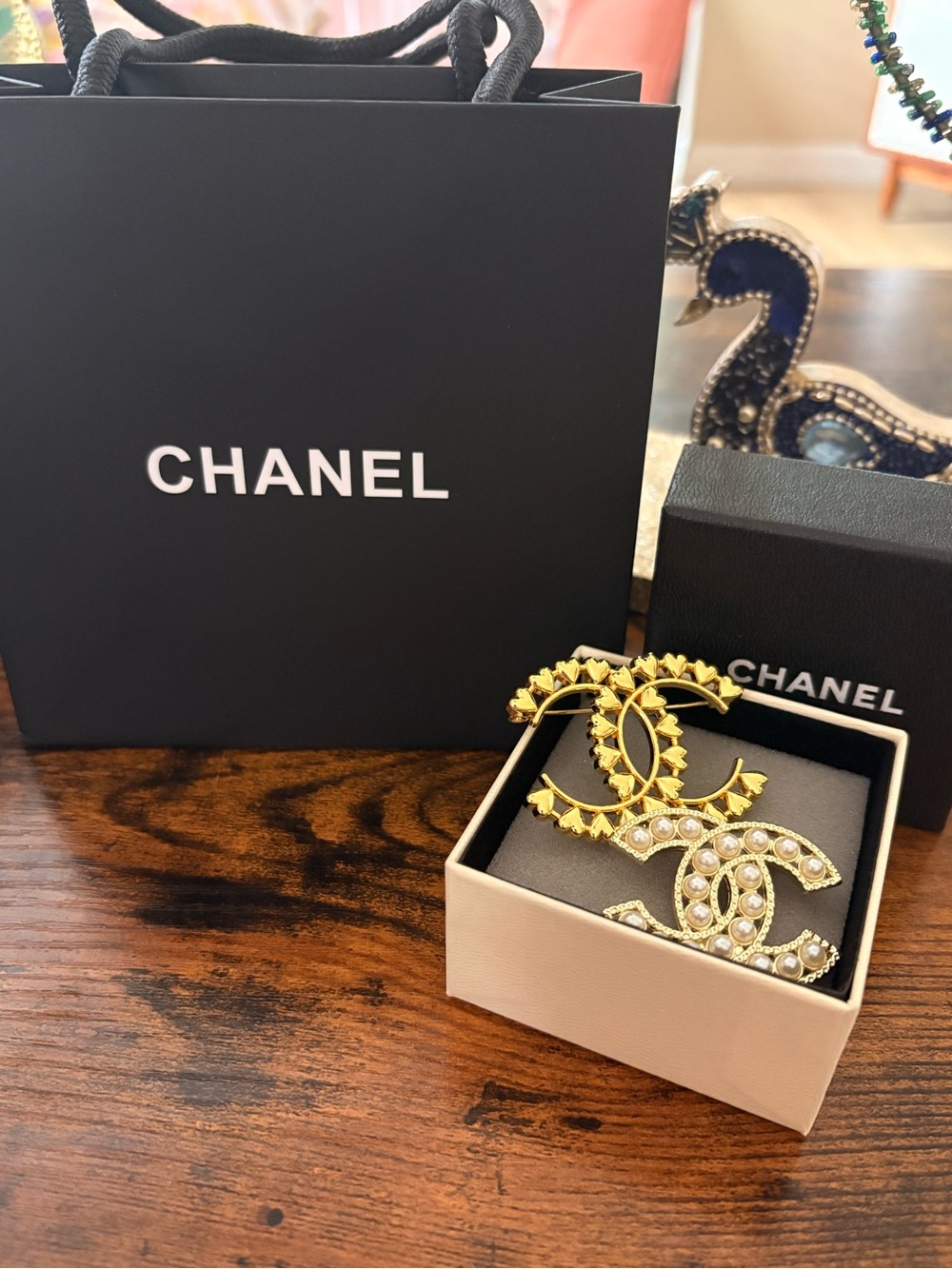 CHANEL lot of 2 pins brooches with Jewelry box and bag